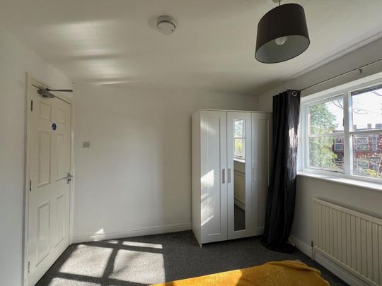 1 bedroom in a house share to rent - Photo 1