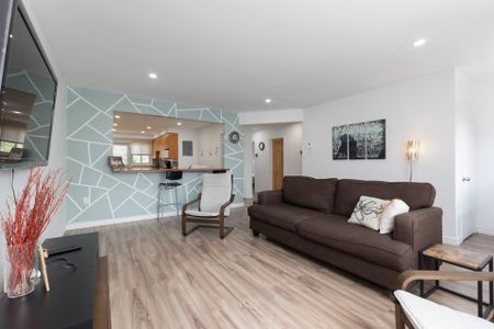 920 56e Avenue - Photo 2