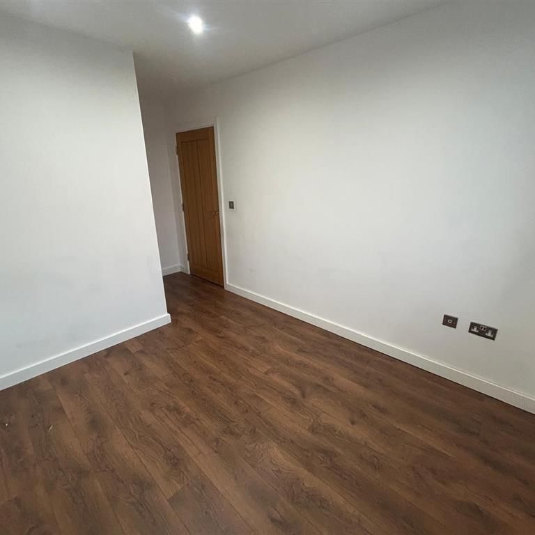 Carlton Square, Carlton, NOTTINGHAM - Photo 1