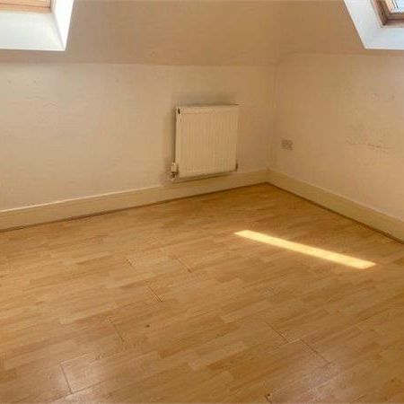 3 bedroom flat to rent - Photo 1