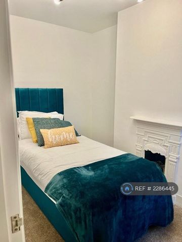 3 bedroom terraced house to rent - Photo 2