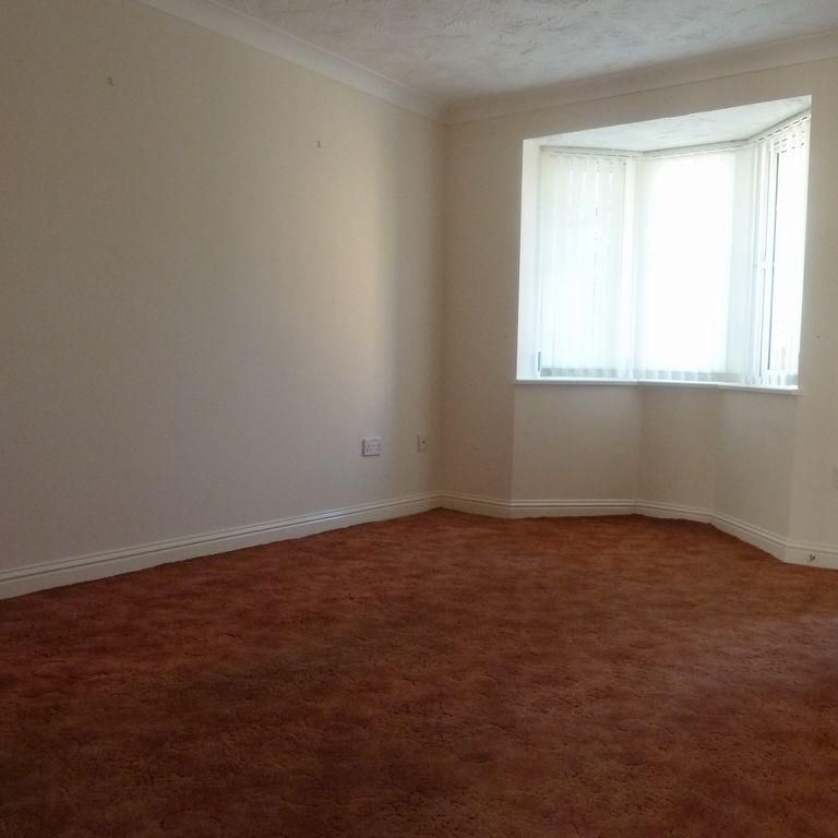 2 bedroom end of terrace house to rent - Photo 1