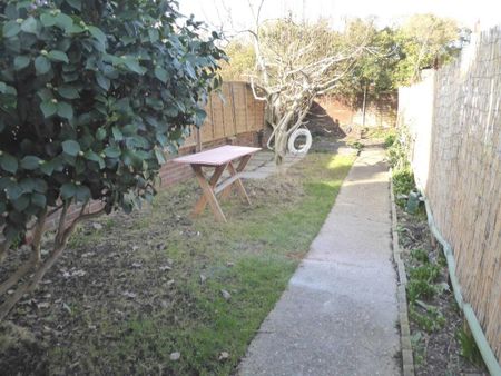 1 bedroom ground floor flat to rent - Photo 3