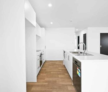 Fully Refurbished with City Views - Photo 3