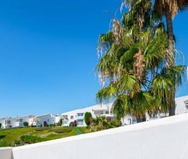 Luxury Flat for rent in Nueva Andalucia, Spain - Photo 2