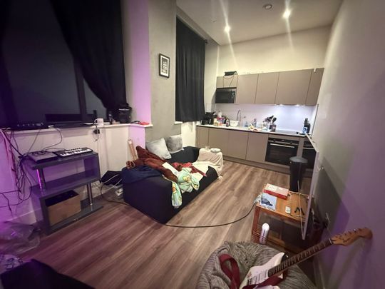 1 Bed Flat, Lightwell, B3 - Photo 1