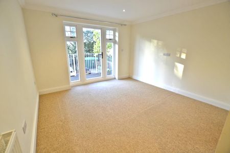 Glenferness Avenue, Talbot Woods, Bournemouth, Dorset, BH4 9NE - Photo 2