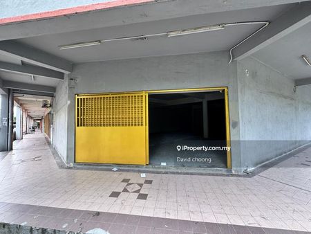 Pusat Perniagaan Desa Ria, Balakong - Foto 2