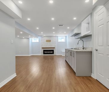 For Lease - 140 Cherryhurst Road, Oakville, Ontario - Photo 2