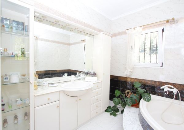 For rent villa with private pool near the beach in Cumbre del Sol, Benitachell