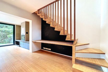 Maison rénovée (+-196m²) - 3 chambres avec terrasse et jardin. - Photo 2