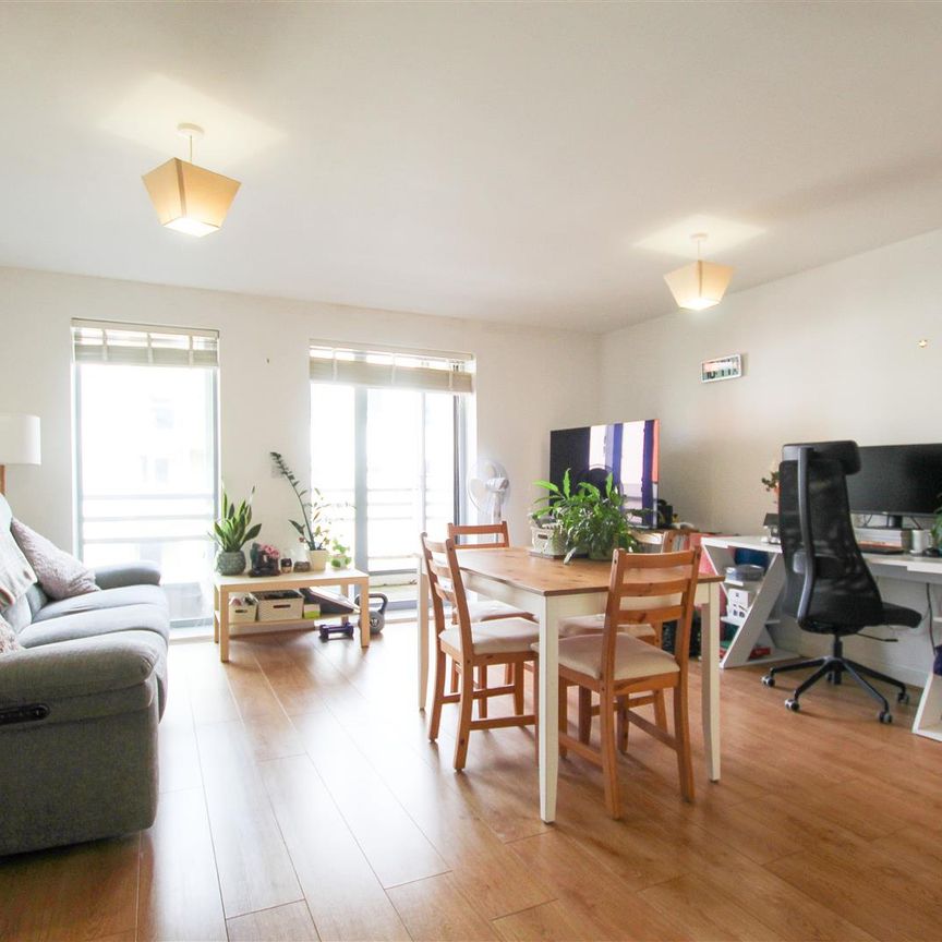 Glenalmond Avenue, Cambridge - Photo 1