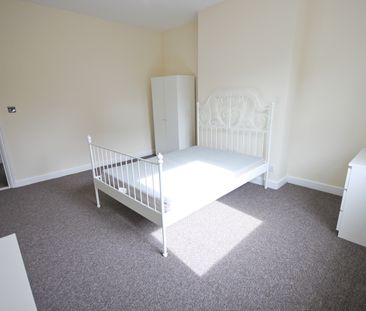 3 Bed Flat, Elm Av, NG3 - Photo 1