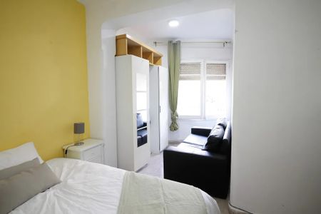 Carrer del Cinca, Barcelona, Catalonia 08030 - Photo 4