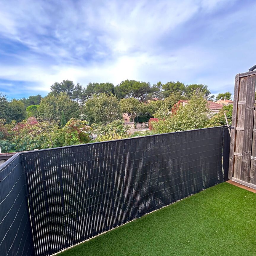 Appartement meublé à louer secteur Plan de Campagne T3 pièces 63.46m2 avec terrasse et garage en très bon état, avec garage et balcon, - Photo 1