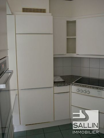 APPARTEMENT DE 4½ PIECES AVEC TERRASSE QUARTIER FAMILIAL DES DAILLES - Photo 2