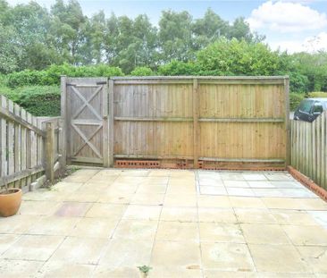 2 bedroom terraced house to rent - Photo 2