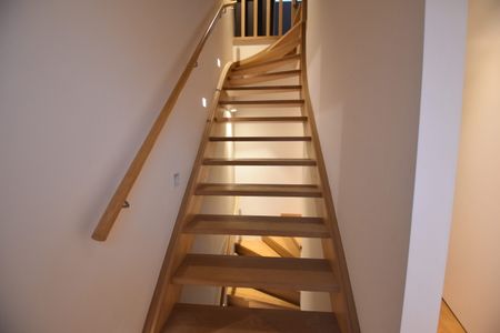 Volledig gerenoveerde woning met tuin en carport - Foto 3