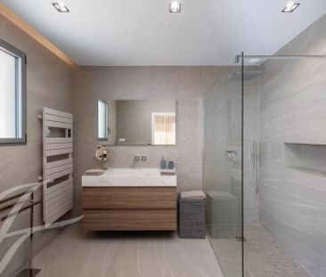 Maison à louer Tourrettes Sur Loup, Cote d'Azur, France8 000 EUR / ... - Photo 4