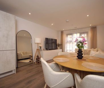 2 bed Flat for rent - Photo 2