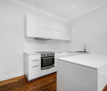 Three Bedroom Townhouse - Lakeview's and amenities at your fingertips - Photo 3