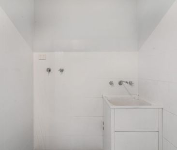 Tidy Flat with Water Included - Photo 5