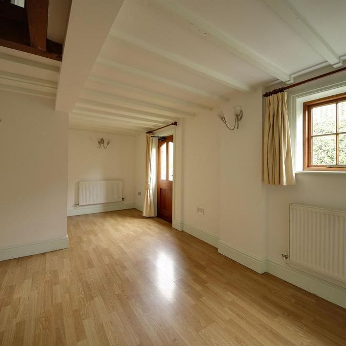 2 bedroom end of terrace house to rent - Photo 1