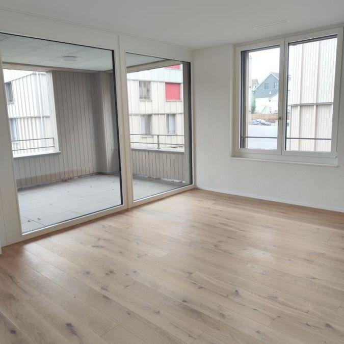 ERSTBEZUG – zentrale 4.5-Zi-Wohnung im Eigentumsstandard! - Photo 1