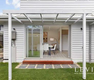 Modern 3-Bedroom Townhouse for Rent in Prime Bayswater Location - Photo 5