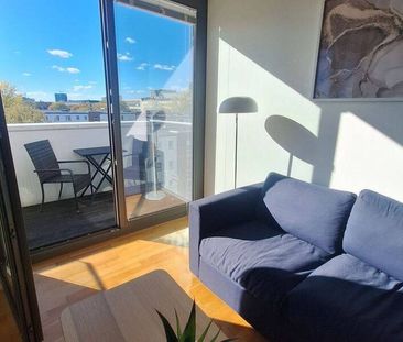 Lichtdurchflutetes möblierte luxuriöses 2-Zi -Apartment im Neubauen... - Photo 1