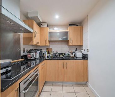 2 bedroom flat to rent - Photo 6