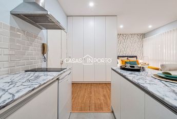 Apartamento Charme - Exclusividade e Conforto Junto ao Metro dos Combatentes