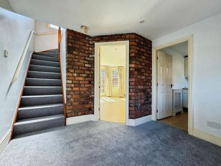 3 bedroom terraced house to rent - Photo 2