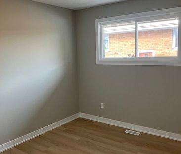 For Lease - 1263 Highgate Road, Parkway Park - Queensway Terrace S ... - Photo 2