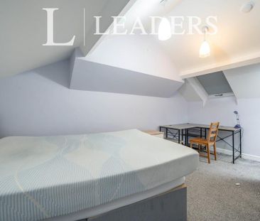 1 bedroom in a house share to rent - Photo 2