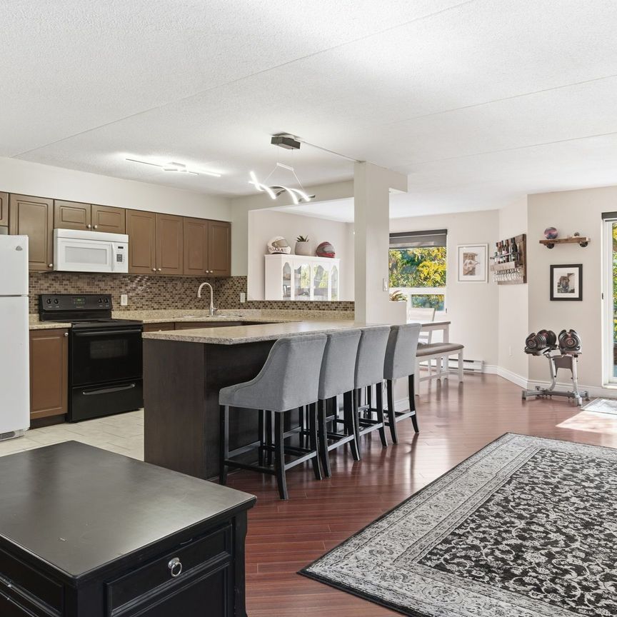 For Lease - 4658 Drummond Road Unit# 307, Niagara Falls, Ontario - Photo 1