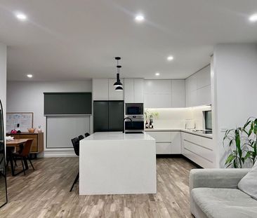 Townhouse Combing Luxury, Contemporary and Low Maintenance Living - Photo 6