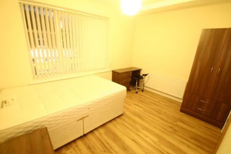 7 Bed - **bills Included** Chelsea Grove, Fenham, Newcastle Upon Tyne - Photo 3