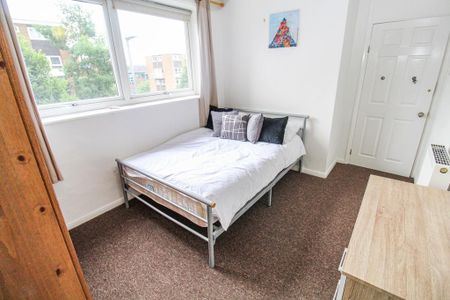 3 bedroom apartment to rent - Photo 5