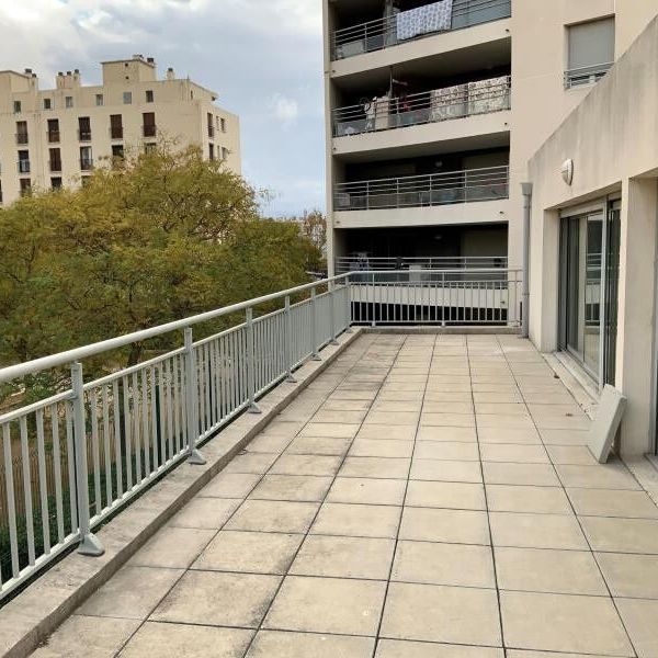 Appartement 4 pièces 89m2 MARSEILLE 14EME 1 105 euros - Photo 1