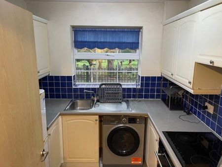 2 bedroom apartment to rent - Photo 5