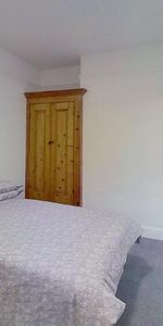 4 bedroom private hall to rent - Photo 3