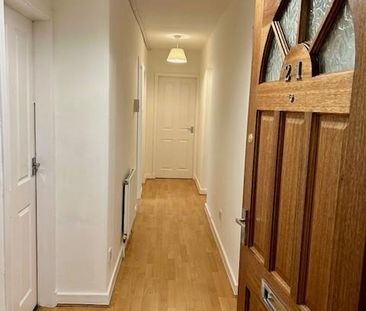 3 bedroom flat to rent - Photo 6