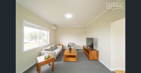 A partly furnished, neat and charming Unit in the heart of Kurri Kurri - Photo 3