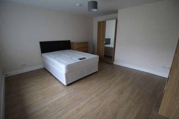 4 Bed Student Accommodation - Photo 1