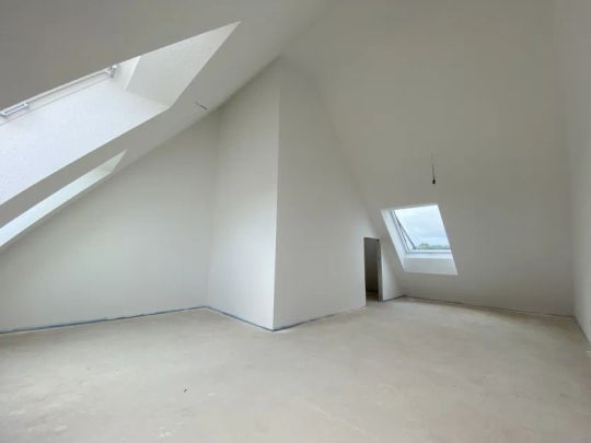 = SOFORT FREI = Große 5-Zimmer-Maisonette-Neubauwohnung inkl. TG-Stellplatz - Photo 1