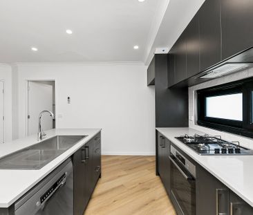 2&9/2 Howard Court, Clayton - Photo 1