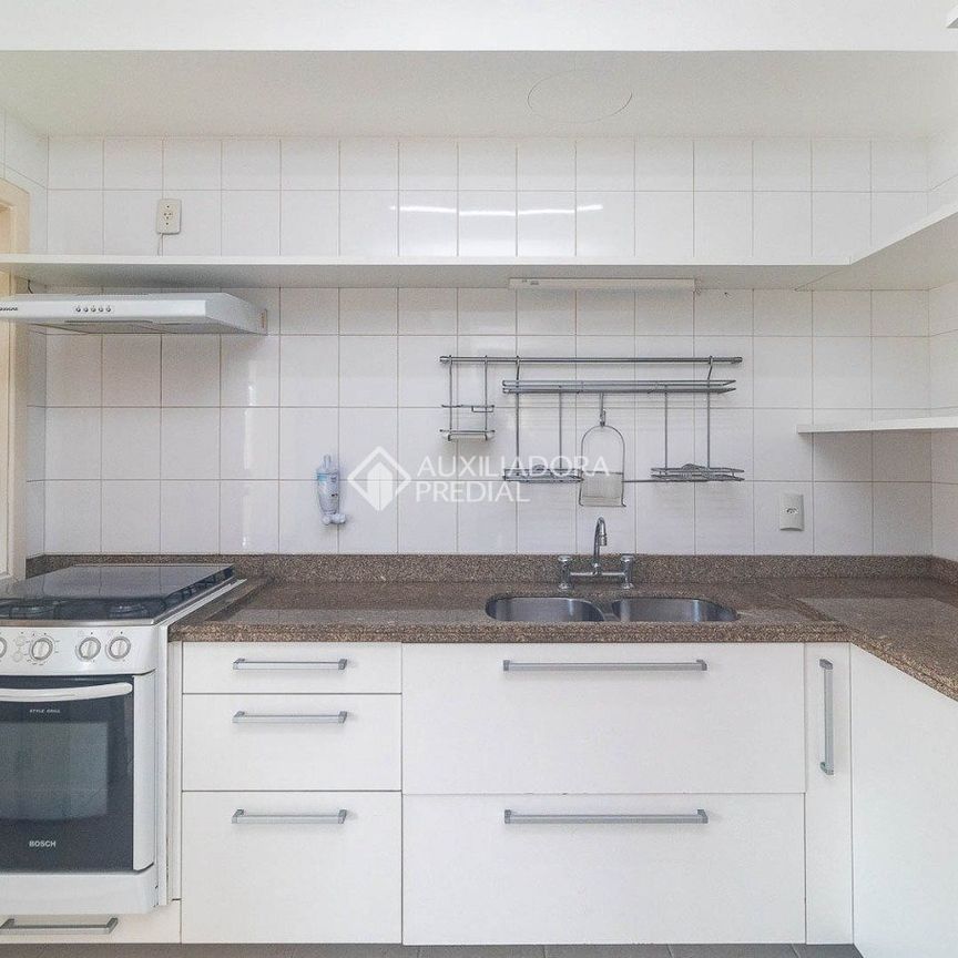 Apartamento com 2 quartos e 84m² para alugar em Rio Branco, Porto Alegre. - Photo 1