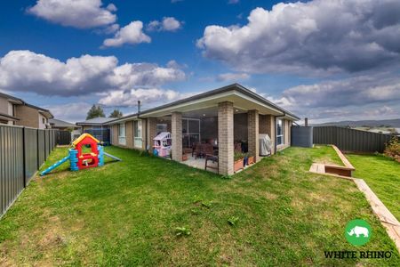 10 Wingrave Street, Googong - Photo 2