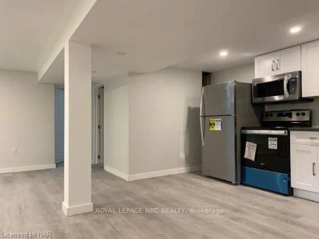 448 Grantham Avenue #basement - Photo 2